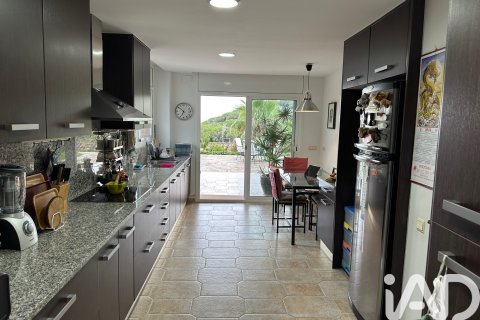 Talo vuokrattavana Arenys de Mar, Barcelona, Espanja, 3 makuuhuonetta, 162 m2 No. 154276 - kuva 15