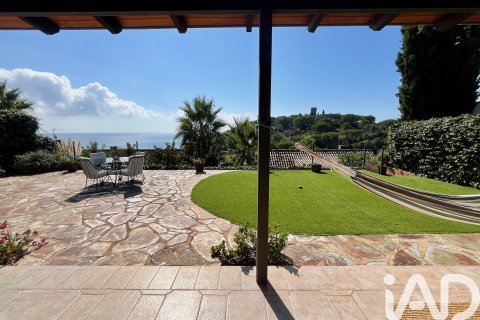 Talo vuokrattavana Arenys de Mar, Barcelona, Espanja, 3 makuuhuonetta, 162 m2 No. 154276 - kuva 8