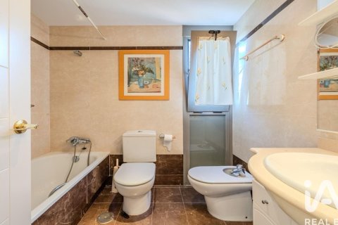 Huoneisto vuokrattavana Benidorm, Alicante, Espanja, 2 makuuhuonetta, 110 m2 No. 154275 - kuva 15