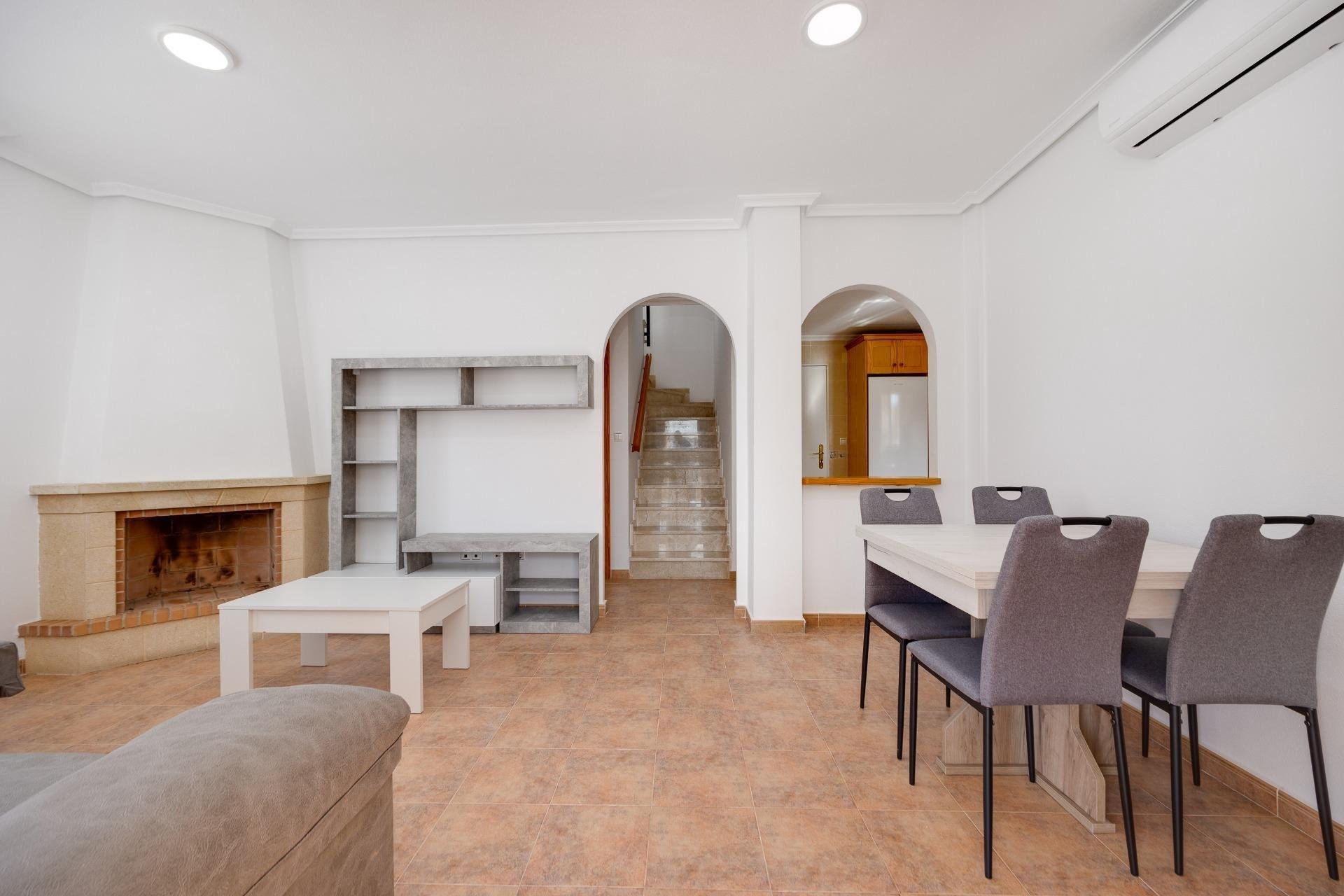 Villa a Algorfa, Alicante, Spagna 3 camere da letto, 103 mq. N° 178174