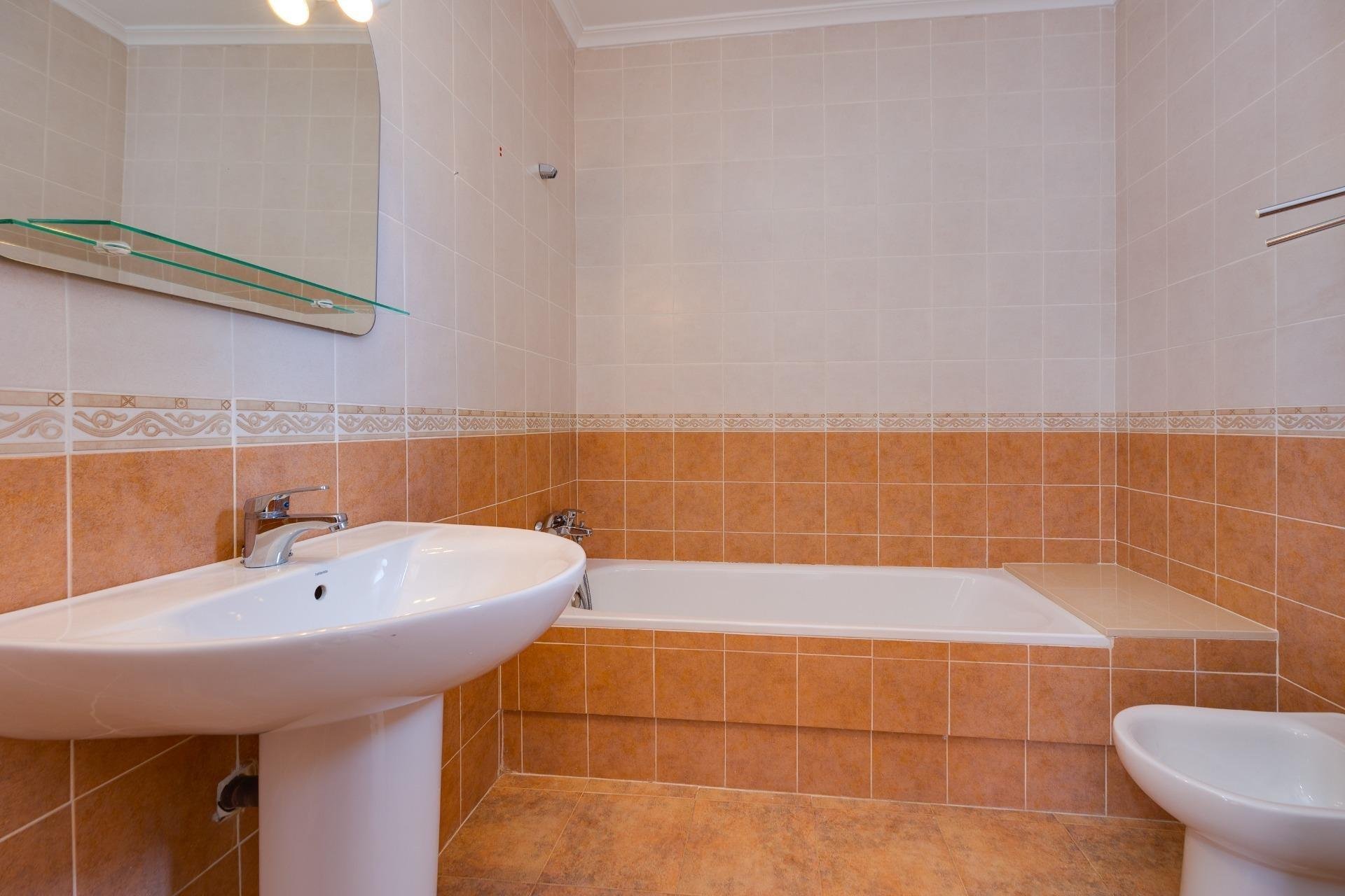 Villa a Algorfa, Alicante, Spagna 3 camere da letto, 103 mq. N° 178174