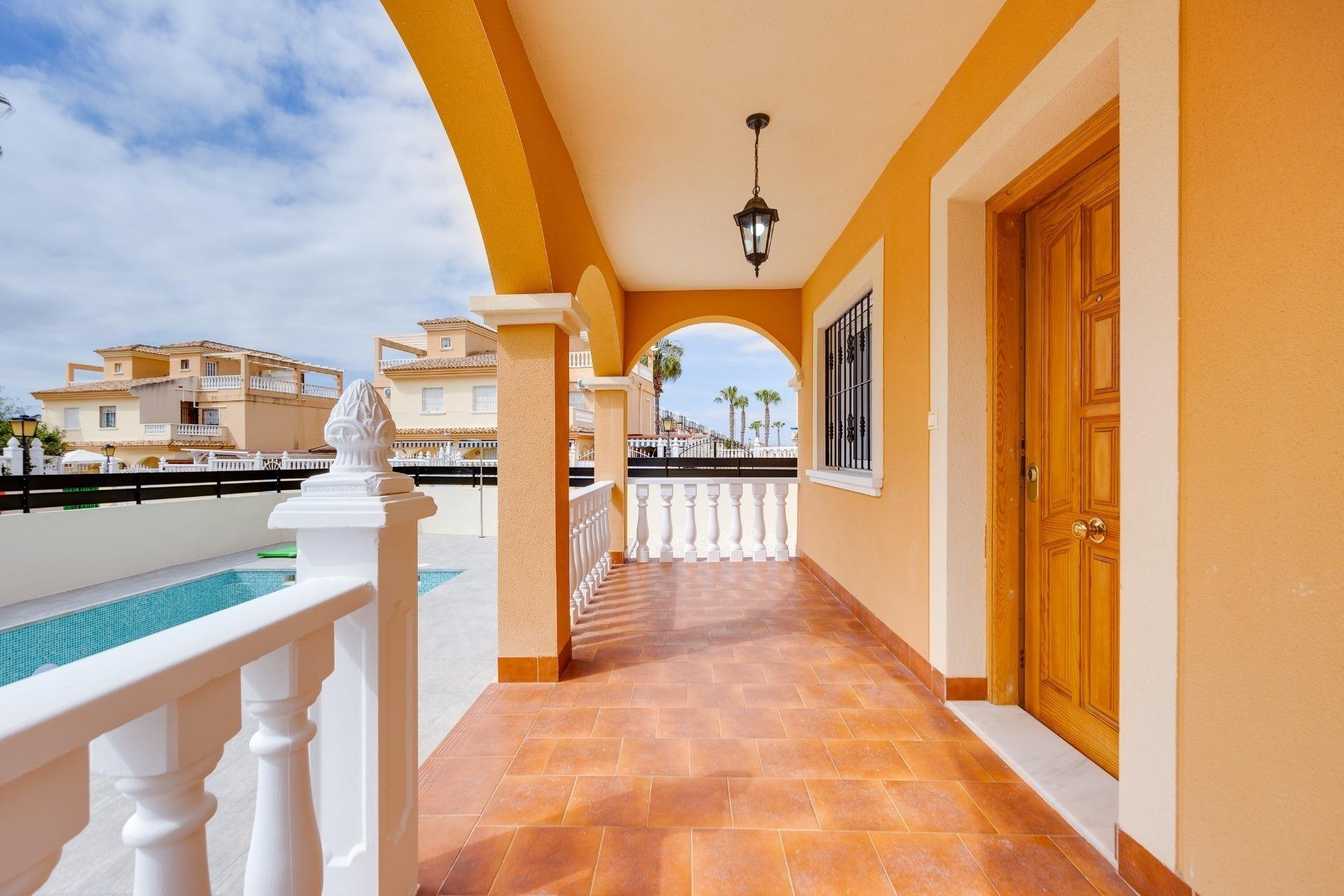 Villa a Algorfa, Alicante, Spagna 3 camere da letto, 103 mq. N° 178174