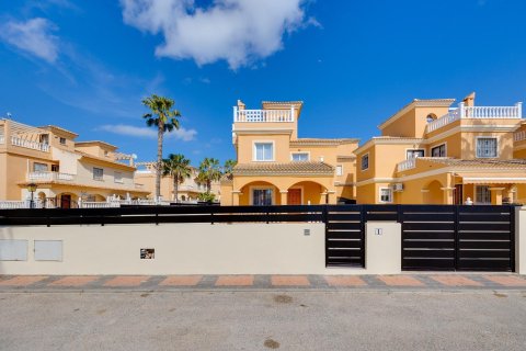 Villa in vendita a Algorfa, Alicante, Spagna 3 camere da letto, 103 mq. N° 178174 - foto 5