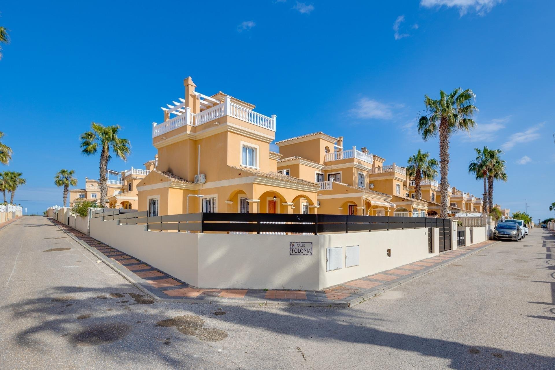 Villa a Algorfa, Alicante, Spagna 3 camere da letto, 103 mq. N° 178174