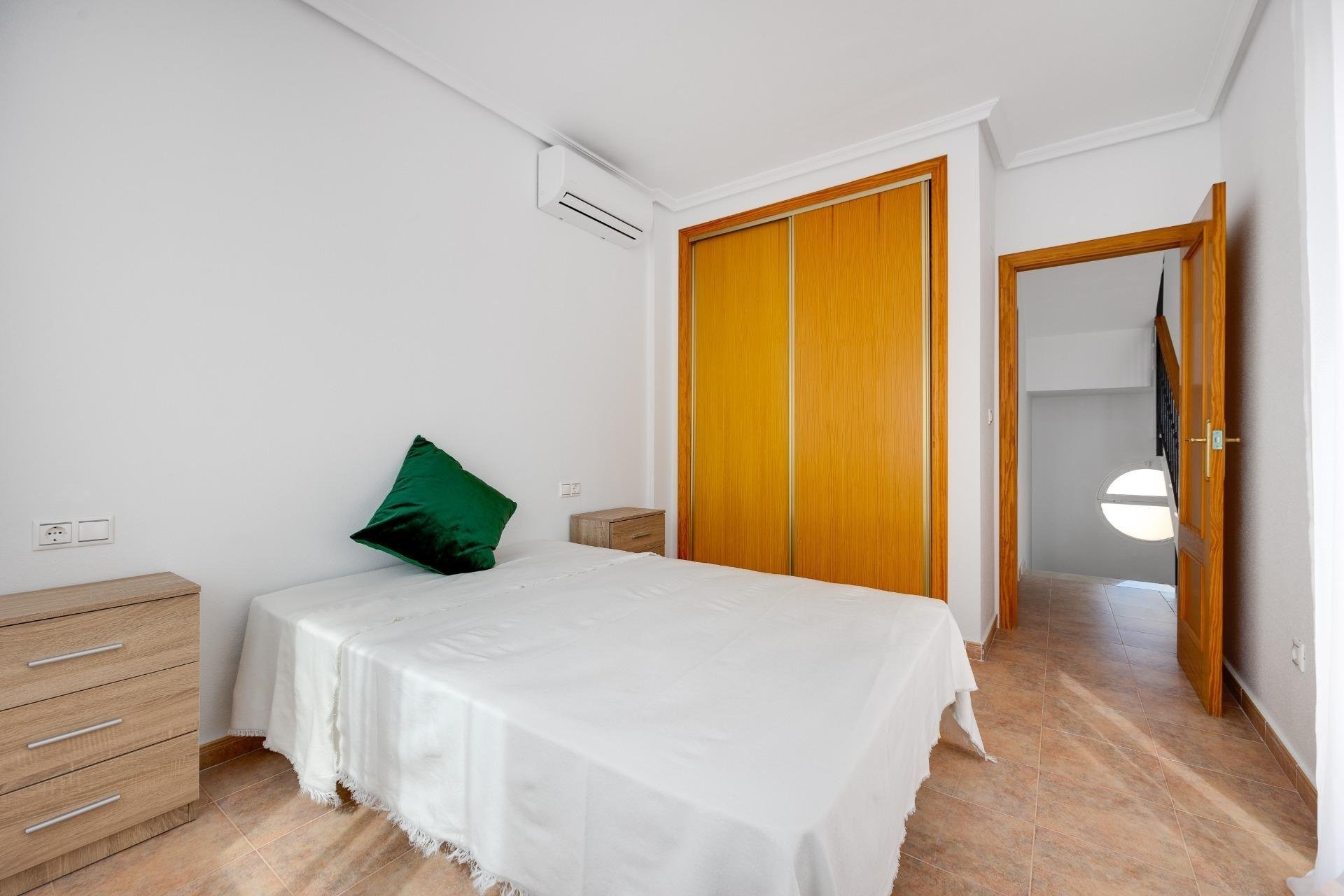 Villa a Algorfa, Alicante, Spagna 3 camere da letto, 103 mq. N° 178174