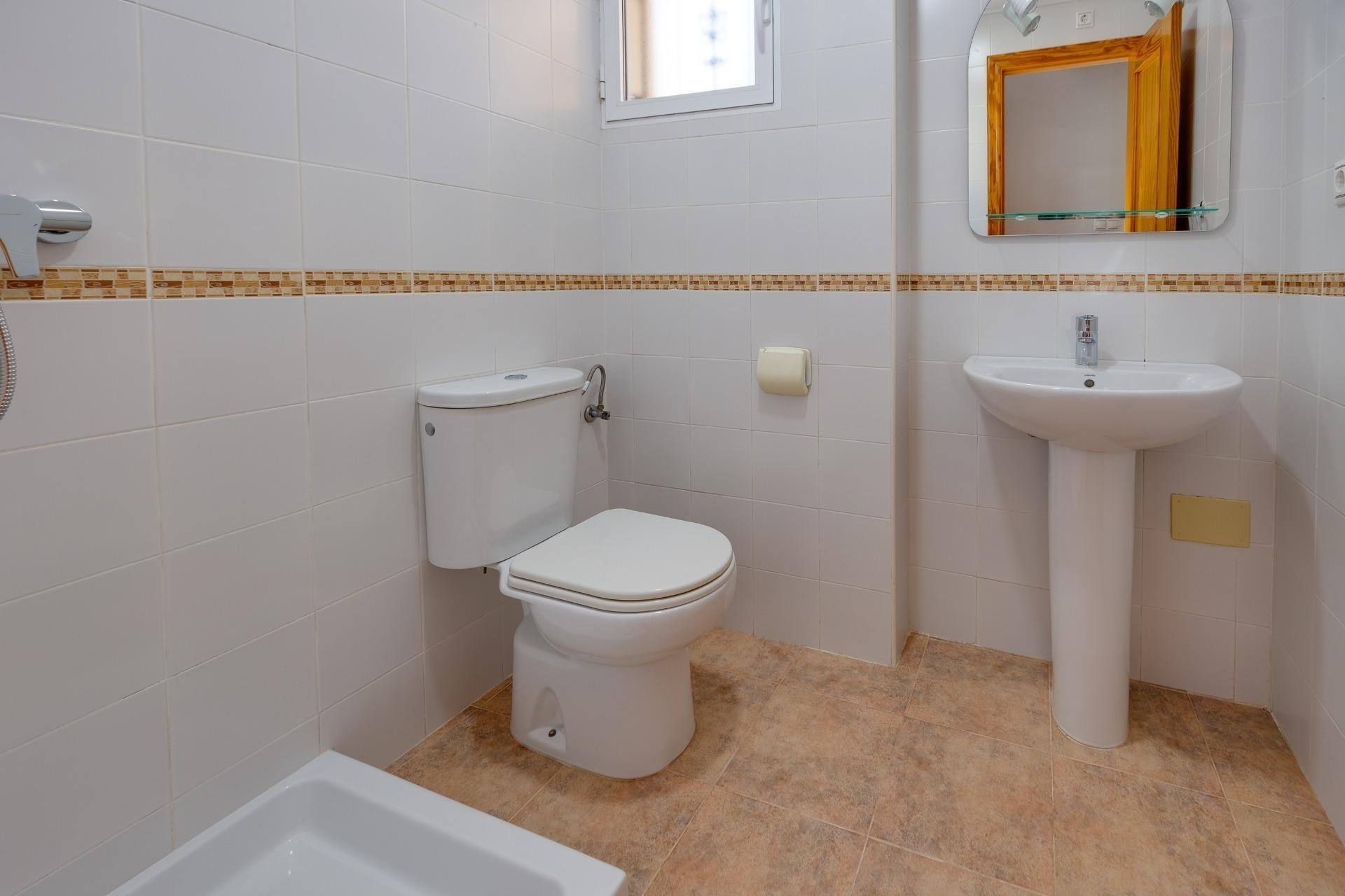 Villa a Algorfa, Alicante, Spagna 3 camere da letto, 103 mq. N° 178174