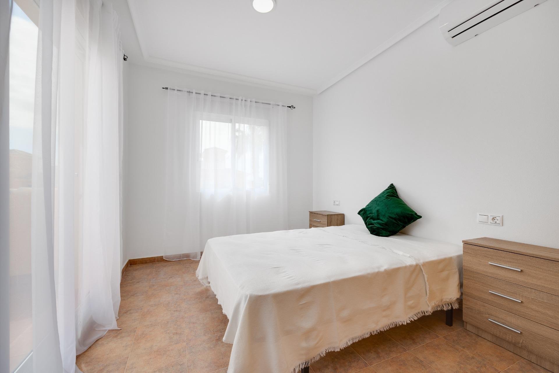 Villa a Algorfa, Alicante, Spagna 3 camere da letto, 103 mq. N° 178174
