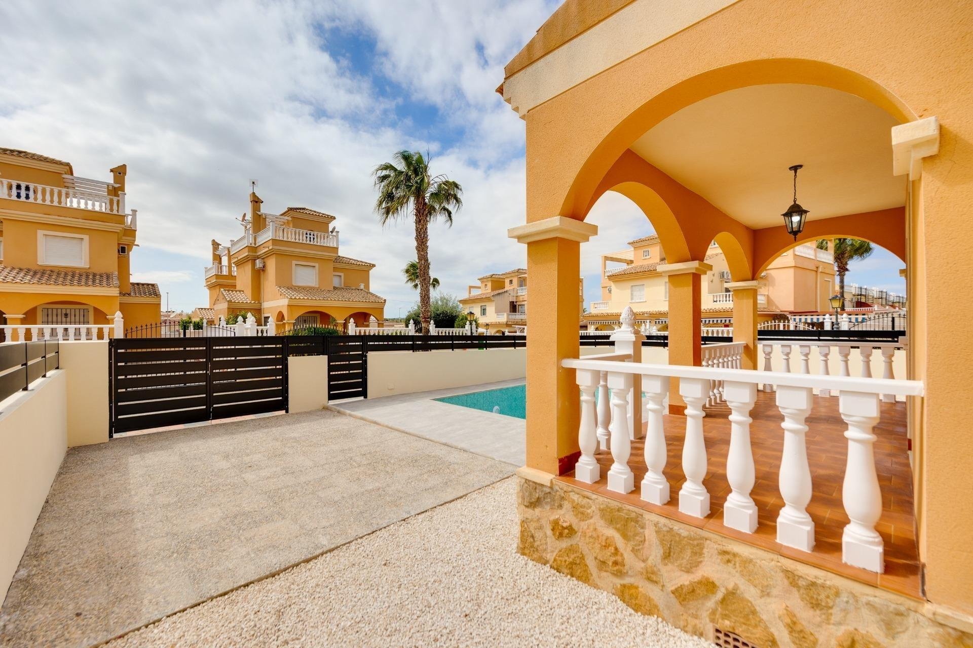 Villa a Algorfa, Alicante, Spagna 3 camere da letto, 103 mq. N° 178174