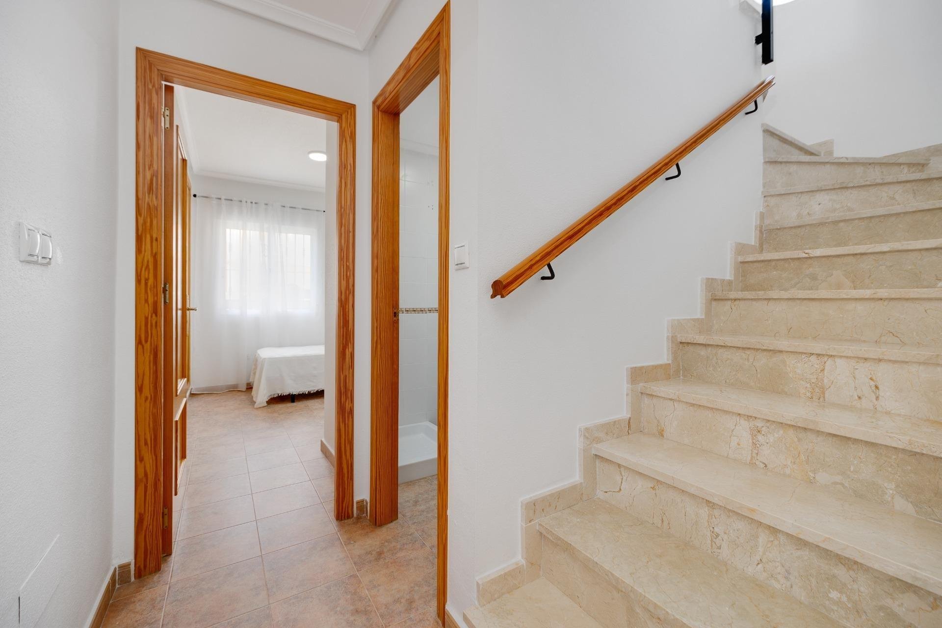 Villa a Algorfa, Alicante, Spagna 3 camere da letto, 103 mq. N° 178174