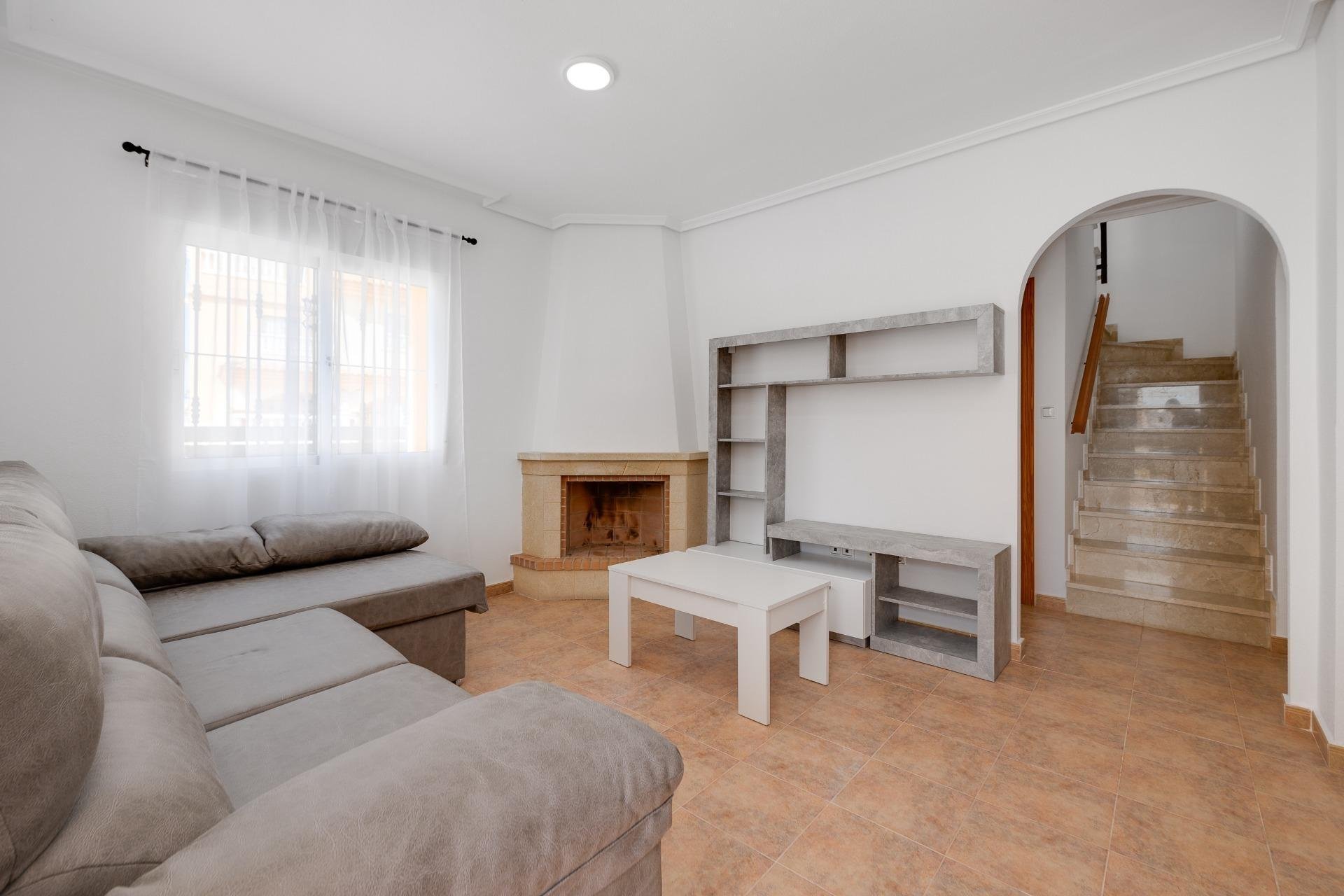 Villa a Algorfa, Alicante, Spagna 3 camere da letto, 103 mq. N° 178174
