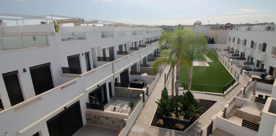 Appartamento a Pilar de la Horadada, Alicante, Spagna 4 camere da letto, 114 mq. N° 137425