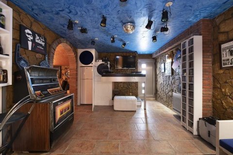 Talo myytävänä Castelldefels, Barcelona, Espanja, 4 makuuhuonetta,  No. 140856 - kuva 3