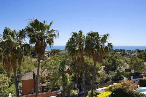 Talo myytävänä Castelldefels, Barcelona, Espanja, 4 makuuhuonetta,  No. 140856 - kuva 16