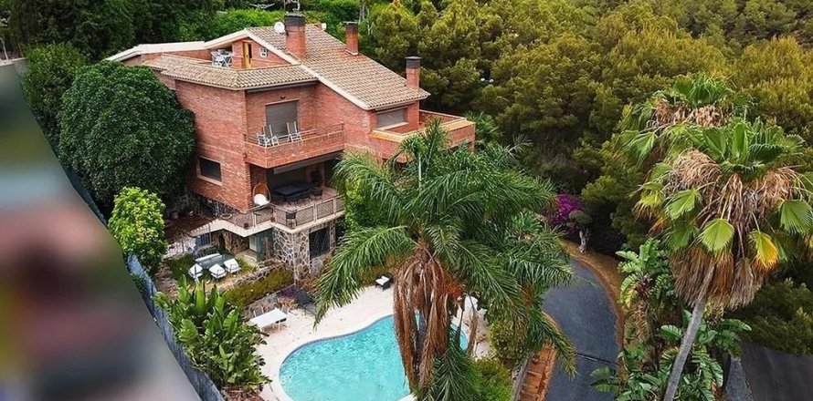 Сasa en Castelldefels, Barcelona, España 5 dormitorios, No. 140858