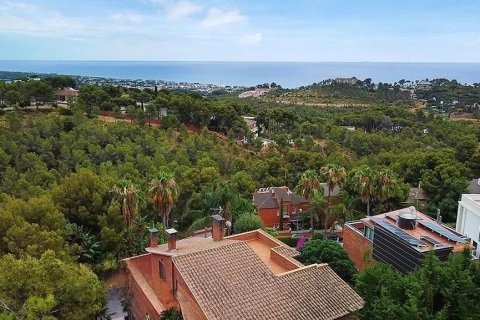 Сasa en venta en Castelldefels, Barcelona, España 5 dormitorios, No. 140858 - foto 2