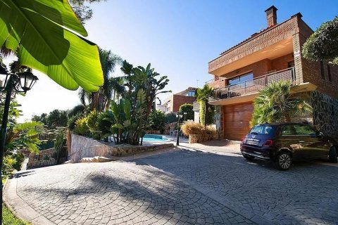 Сasa en venta en Castelldefels, Barcelona, España 5 dormitorios, No. 140858 - foto 4