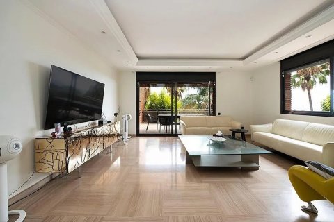 Сasa en venta en Castelldefels, Barcelona, España 5 dormitorios, No. 140858 - foto 5