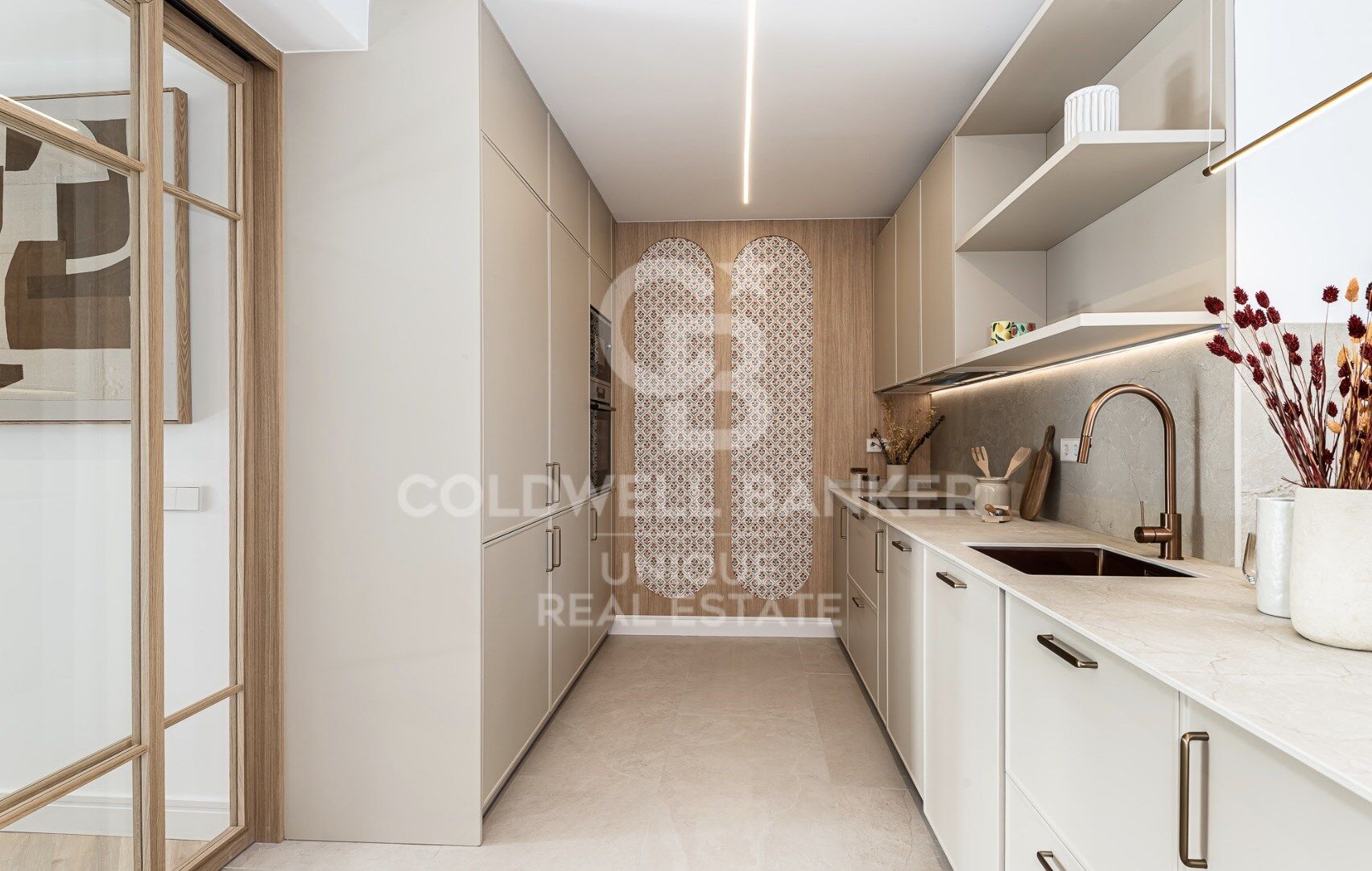 Appartamento a Madrid, Spagna 4 camere da letto, 254 mq. N° 178396