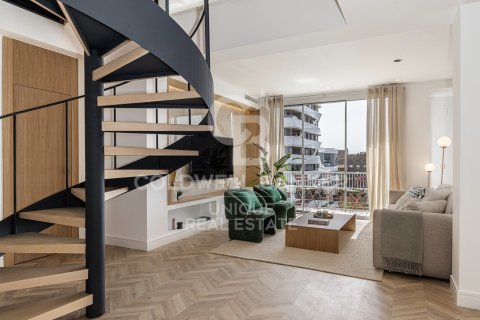 Huoneisto myytävänä Madrid, Espanja, 4 makuuhuonetta, 254 m2 No. 178396 - kuva 3