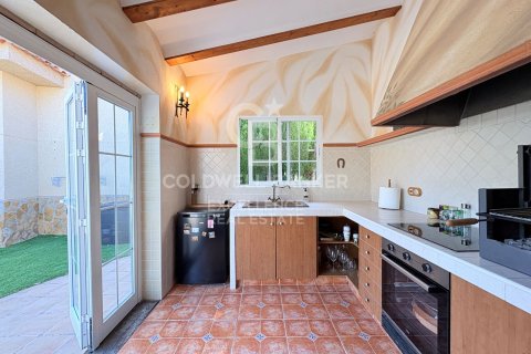Huvila myytävänä Chiva, Valencia, Espanja, 5 makuuhuonetta, 350 m2 No. 178390 - kuva 7