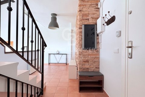 Huvila myytävänä Chiva, Valencia, Espanja, 5 makuuhuonetta, 350 m2 No. 178390 - kuva 9
