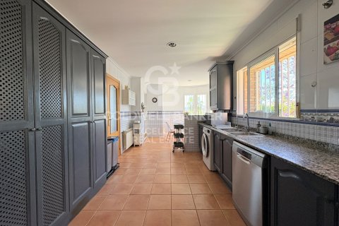 Huvila myytävänä Chiva, Valencia, Espanja, 5 makuuhuonetta, 350 m2 No. 178390 - kuva 23