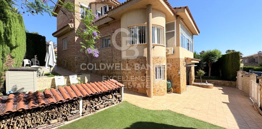 Huvila Chiva, Valencia, Espanja 5 makuuhuonetta, 350 m2 No. 178390