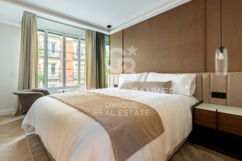 Lägenhet till salu i Madrid, Spanien 3 sovrum, 173 kvm. Nr. 178395 - foto 12