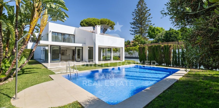 Villa i Marbella, Malaga, Spanien 4 sovrum, 388 kvm. Nr. 158139