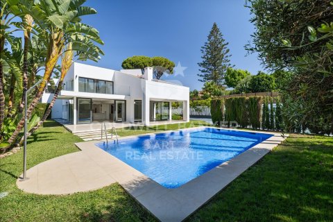Huvila Marbella, Malaga, Espanja 4 makuuhuonetta, 388 m2 No. 158139