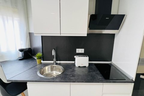 Huoneisto myytävänä Benidorm, Alicante, Espanja, 2 makuuhuonetta, 92 m2 No. 154548 - kuva 6