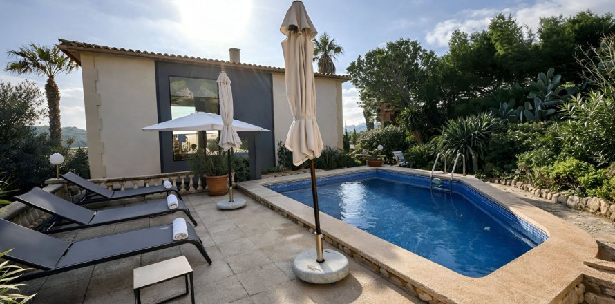 Villa a Capdepera, Mallorca, Spagna 3 camere da letto, 245 mq. N° 147484
