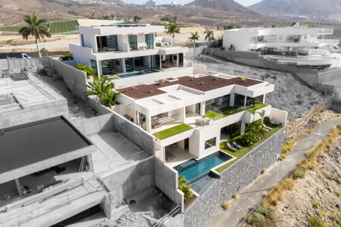 Villa for sale in Tenerife, Spain 3 bedrooms, 609 sq.m. No. 147480 - photo 3