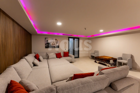 Villa for sale in Tenerife, Spain 3 bedrooms, 609 sq.m. No. 147480 - photo 11