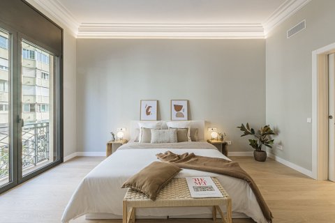 Apartment for sale in Barcelona, Spain 5 bedrooms, 224 sq.m. No. 168975 - photo 30
