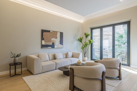 Apartment for sale in Barcelona, Spain 5 bedrooms, 224 sq.m. No. 168975 - photo 7
