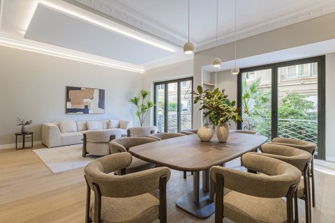 Apartment for sale in Barcelona, Spain 5 bedrooms, 224 sq.m. No. 168975 - photo 6