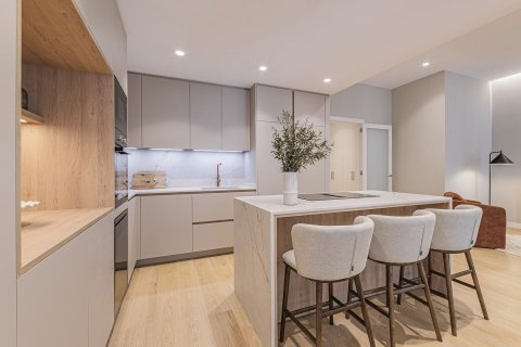 Apartment for sale in Barcelona, Spain 5 bedrooms, 224 sq.m. No. 168975 - photo 16