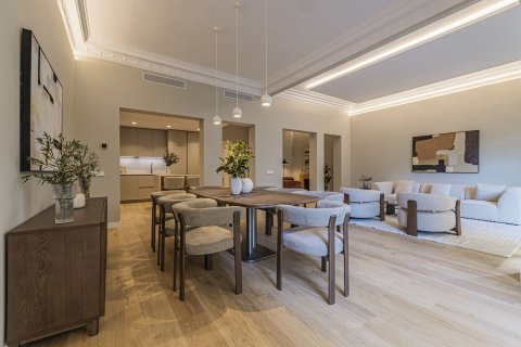 Apartment for sale in Barcelona, Spain 5 bedrooms, 224 sq.m. No. 168975 - photo 14