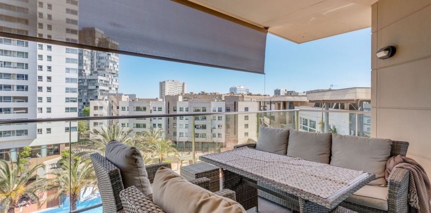 Apartamento en Barcelona, España 4 dormitorios, 160 m2 No. 168974