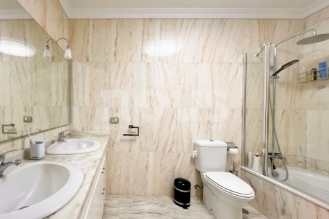 Dzīvoklis pārdošanā Acantilado De Los Gigantes, Tenerife, Spānijā 2 istabas, 125 m2 Nr. 150063 - attēls 12