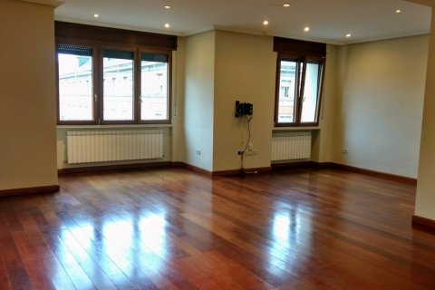 Apartamento en alquiler en Madrid, España 3 dormitorios, 115 m2 No. 150060 - foto 4