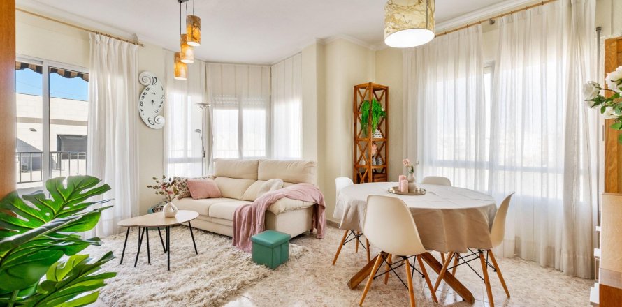 Appartamento a Torrevieja, Alicante, Spagna 3 camere da letto, 101 mq. N° 150059