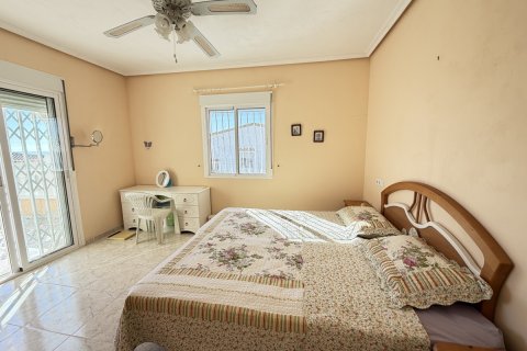 Villa for sale in Villamartin, Alicante, Spain 3 bedrooms, 105 sq.m. No. 161057 - photo 19