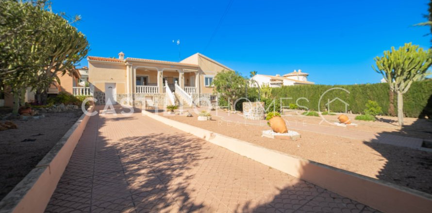 Villa a Ciudad Quesada, Alicante, Spagna 3 camere da letto, 201 mq. N° 161056