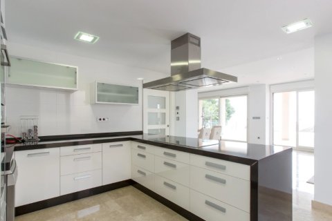 Villa for sale in Moraira, Alicante, Spain 4 bedrooms, 559 sq.m. No. 145033 - photo 9