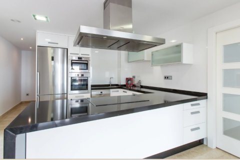 Villa for sale in Moraira, Alicante, Spain 4 bedrooms, 559 sq.m. No. 145033 - photo 8