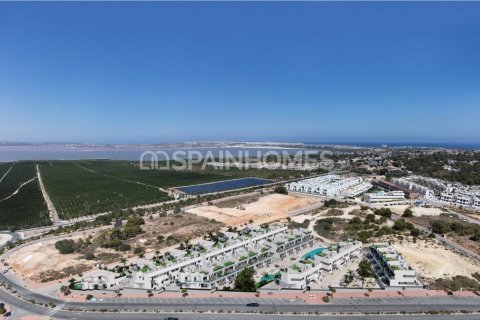Apartamento en venta Torrevieja, Alicante, España 3 dormitorios, 110 m2 No. 139019 - foto 3
