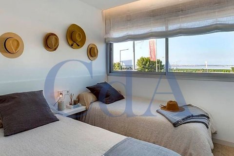 Bungalo pārdošanā Torrevieja, Alicante, Spānijā 2 istabas, 79 m2 Nr. 72031 - attēls 8