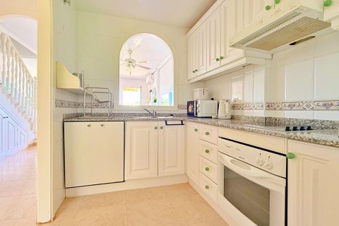 Kaupunkipientalo myytävänä Alicante, Espanja, 2 makuuhuonetta, 83 m2 No. 147604 - kuva 11